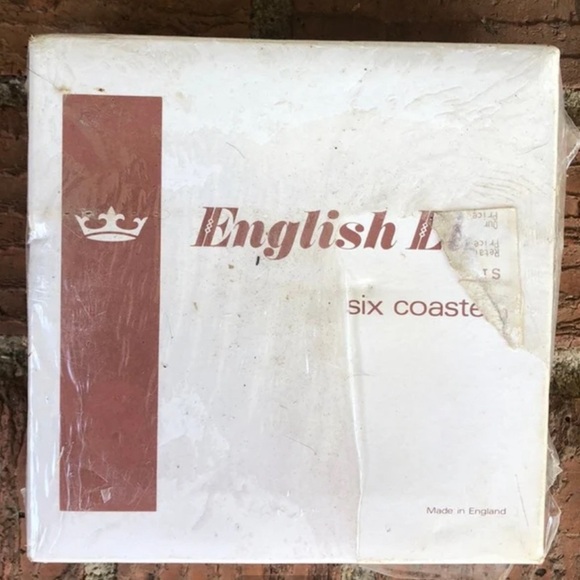 English Life Spider Chrysanthemum Square Hardboard Cork Back Coasters New in Box - Picture 2 of 3